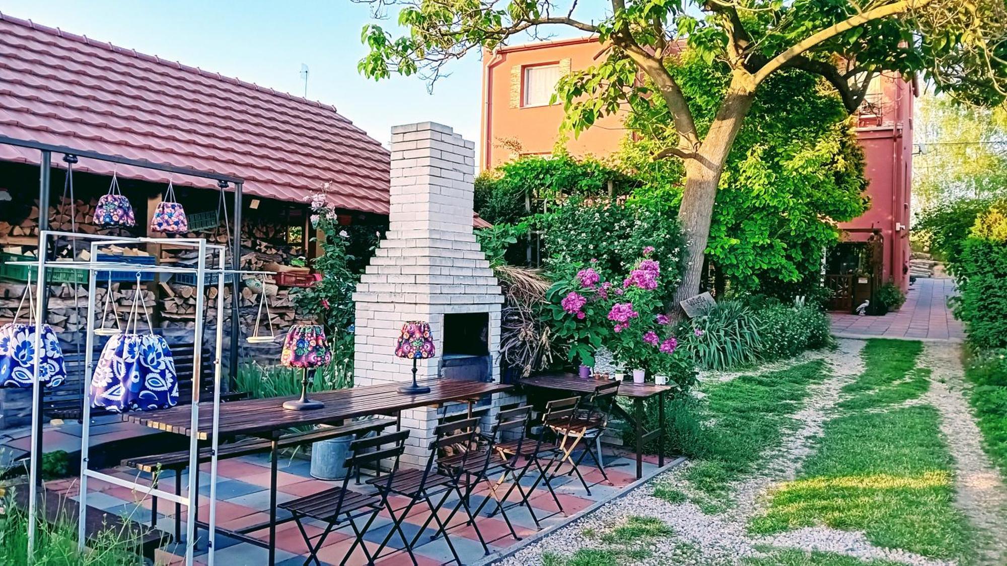 Penzión Vilka Podhájčanka Podhájska Exteriör bild